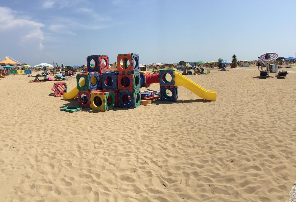 Hotel Montreal Bibione Esterno foto